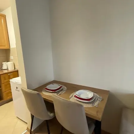 Apartment Arena 1 *